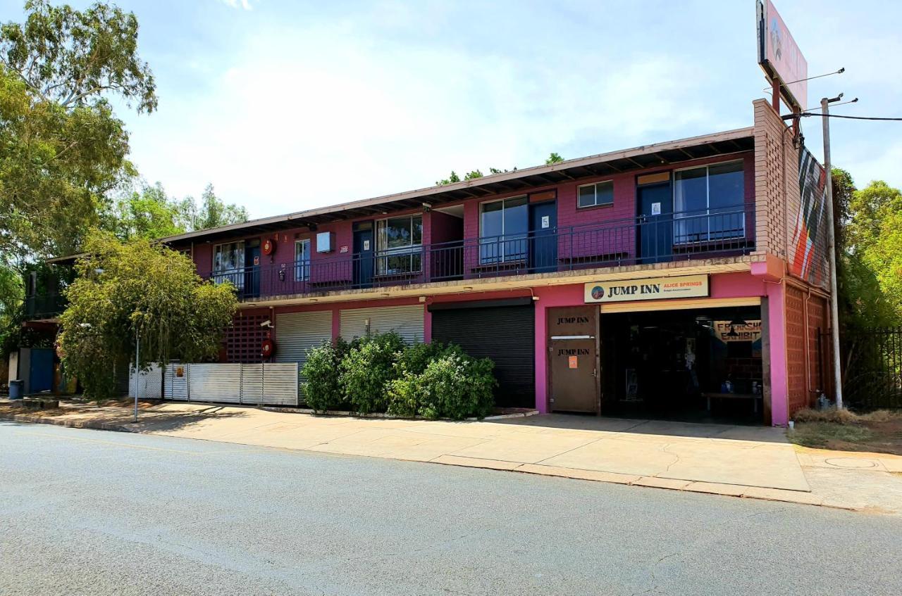 Jump Inn Alice Budget Accommodation Alice Springs Exterior foto