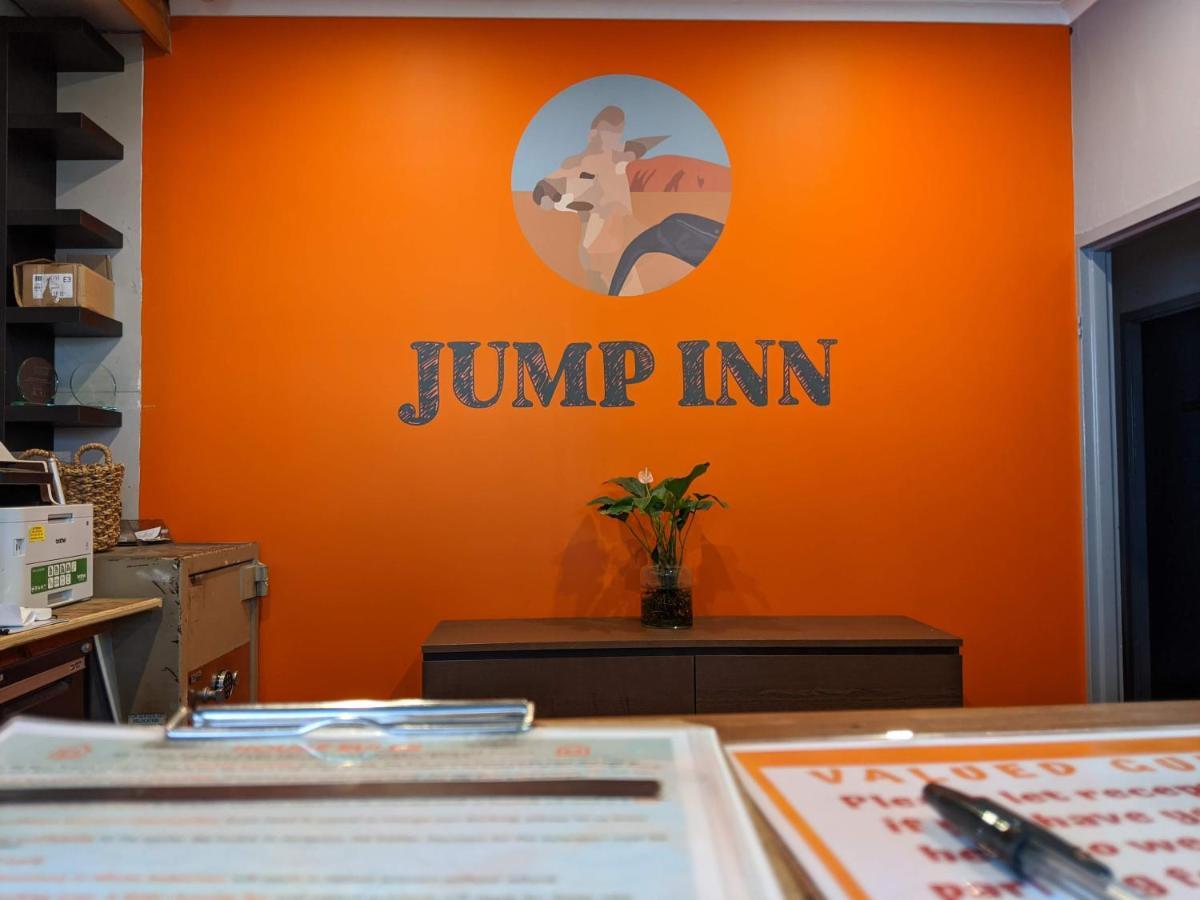 Jump Inn Alice Budget Accommodation Alice Springs Exterior foto